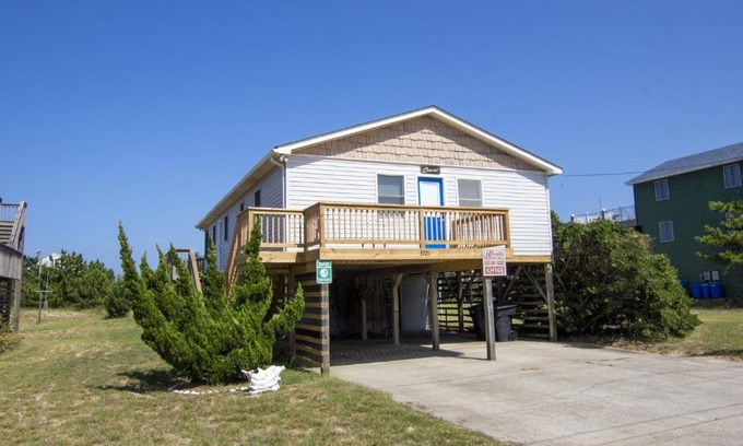 Kitty Hawk House | Oceanside, Screened Porch, Close to Shopping and Restaurants! KH146, Camelot