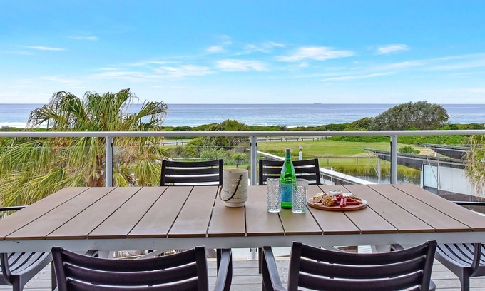 Caves Beach Villa | Oceanview Escape at Caves Beach Villas