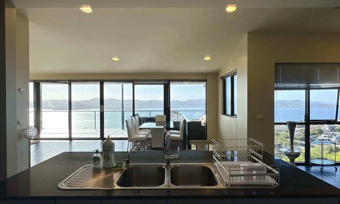 Sandy Bay Villa | Oceanview Oasis - Close to CBD and Airport