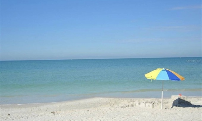 Sunset Beach Condo | Oceanview Sunset Beach, Paddle Boards, Cooler, Chairs, Umbrella, Comfy Beds etc!