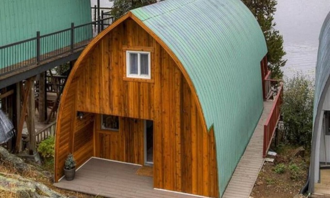 Idabel Lake Cabin | October Sky - Cabin on the Lake! Near Big White 35 mins to Kelowna