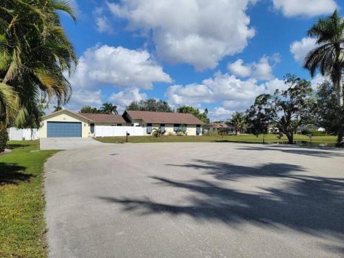 Bonita Shores House | Octopus Perfect Location On Pond 3 Mile To Gulf Beach