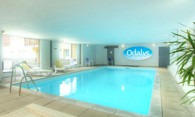 Les Deux Alpes Apartment | Odalys Référence L'Ours Blanc by Interhome