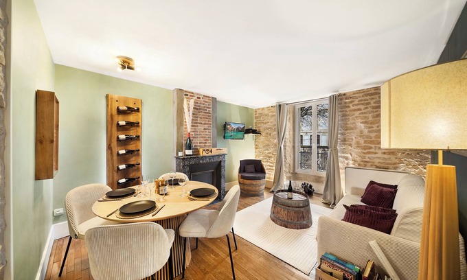 Dijon Centre Ville Apartment | Oenosuite - Charm & Wine in the heart of Paris