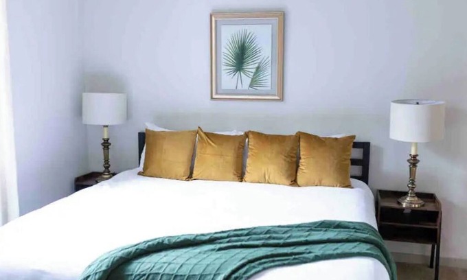 Five Points South Apartment | ❤️ of DOWNTOWN BHM| 3 BEDS| POOL| WALKABLE | UAB