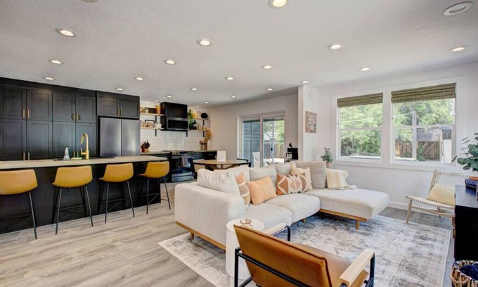 Southeast Boise House | Off-Broadway - Modern w/outdoor oasis of fun