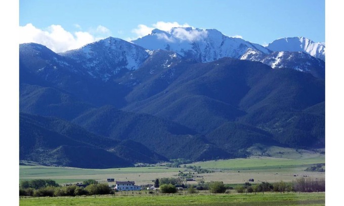 Whitehall Other | Off-grid farm stay with million-dollar mountain views!
