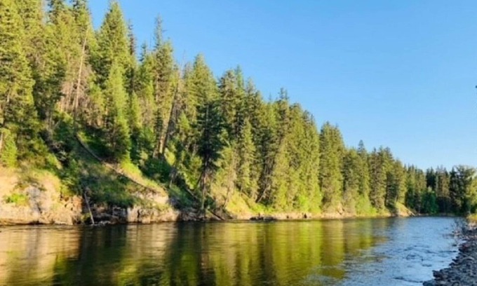 Beaverdell RV Rental | Off The Grid R&R On The Kettle Valley River