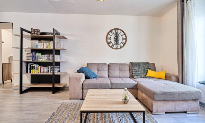 Verdun Apartment | OFFRE SPECIALE Centre Verdun - Idéal Famille - Le Châtelois