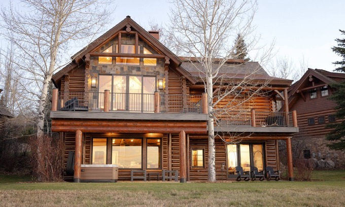 Victor House | Ogden's Fancy Fly Luxury Teton Springs Cabin in Victor, ID. A/C & Hot Tub