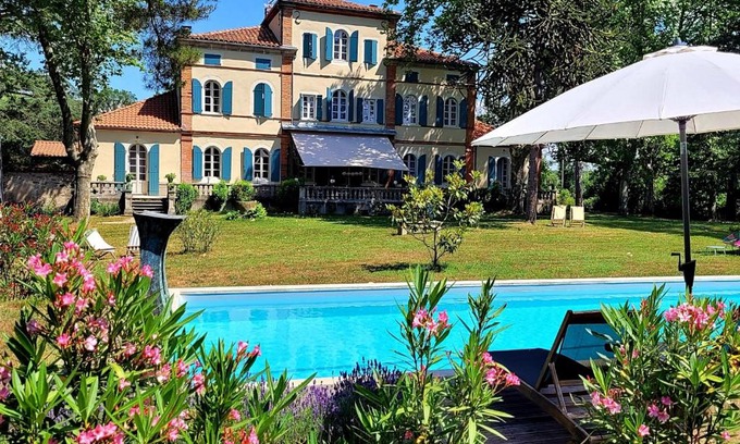 Almayrac Bed & Breakfast | Oh, le château!