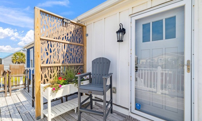 Sneads Ferry House | Ohana Oasis-Steps from the Beach