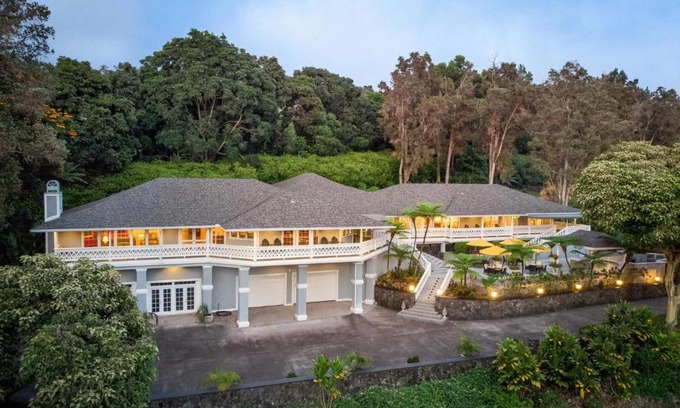 Kailua-Kona Bed & Breakfast | Ohia Kona Estates - An All Suites B&B