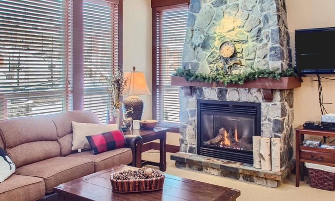 Big White Ski Resort Condo | Okanagan - Stonegate Resort Unit C402