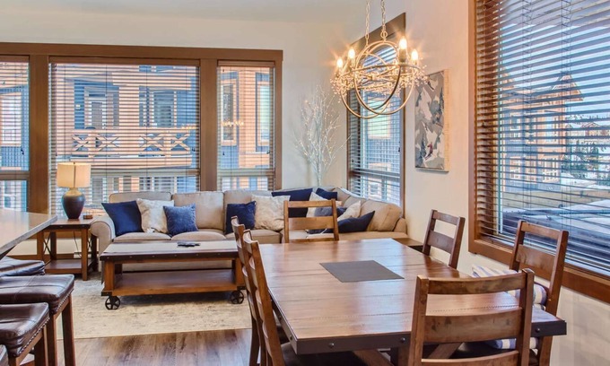 Big White Ski Resort Condo | Okanagan - Stonegate Resort Unit B408