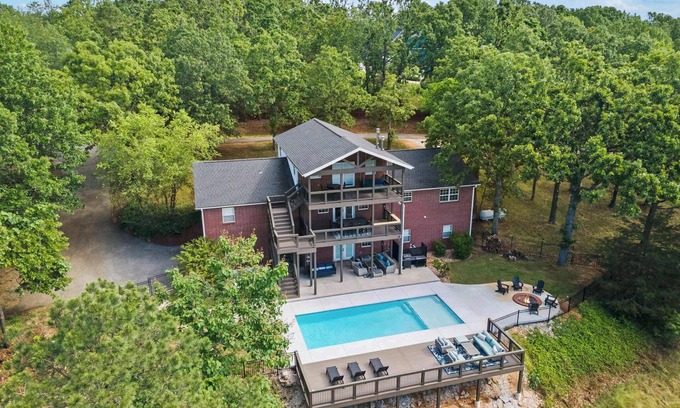 Rogers House | Old Campbell Cove, Beaver Lake| Pool | Hot Tub