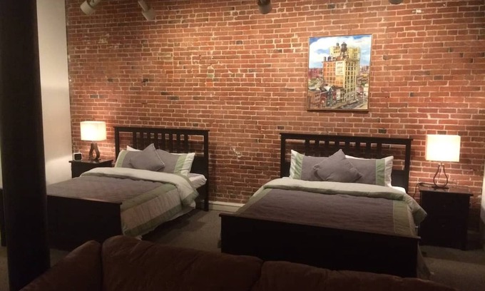Center City East Condo | Old City - Spacious Bii-Level Loft