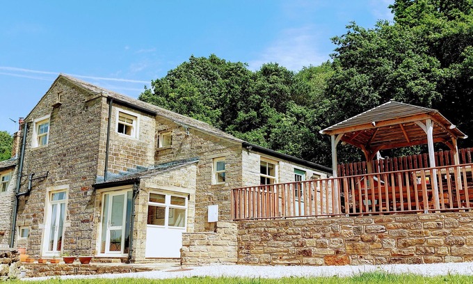 Hepworth House | OLD HAY BARN, pet friendly, character holiday cottage in Hepworth