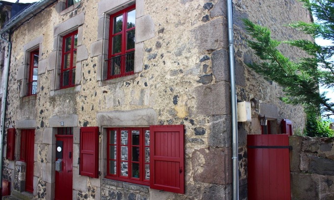 Murat House | Old house in the center of Murat