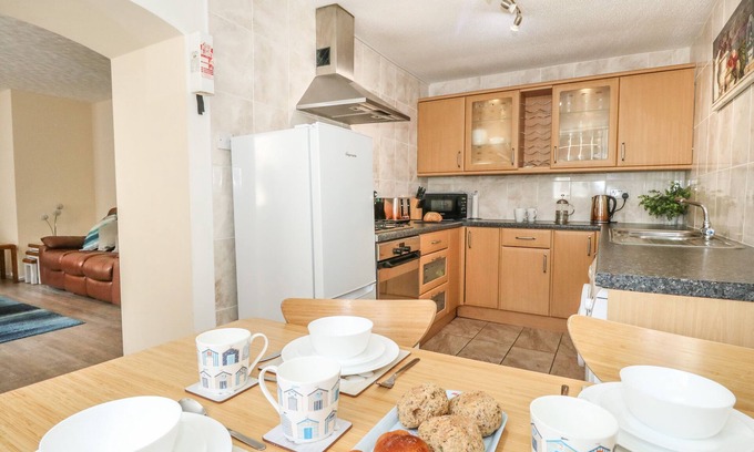 Weymouth Cottage | OLD MALTHOUSE APARTMENT, pet friendly in Weymouth