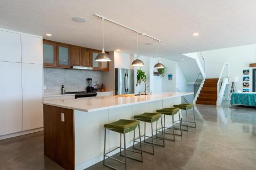 Traverse City House | Old Mission Peninsula Luxury on West Bay