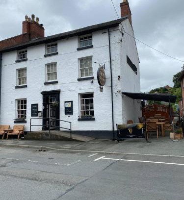 Llanfyllin Hotel | Old New Inn, Llanfyllin