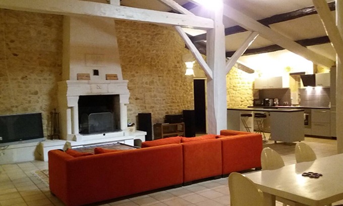 Gaillan-en-Medoc House | Old restored winery
