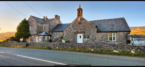 Fourstones Near Bentham House | Old School House - Yorkshire Three Peaks Challenge