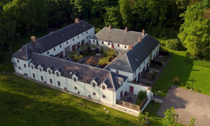 Monaghan Ski Chalet | Old Stable Mews Castle Leslie