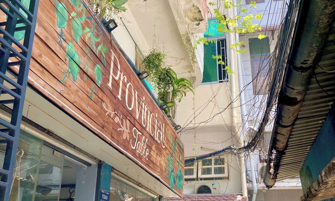 District 3 Apartment | Old Town Elegance | Local Vibes, Central Stay