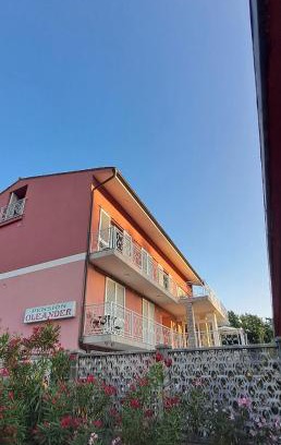 Seca House | Oleander Rooms