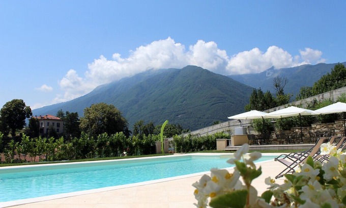 Mergozzo Apartment | Oleandro 1 apartment in Mergozzo with pool
