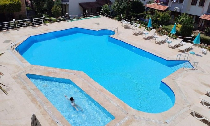 Kadnlar Denizi Mahallesi Villa | Olimpik yüzme havuzlu lüks triplex villa