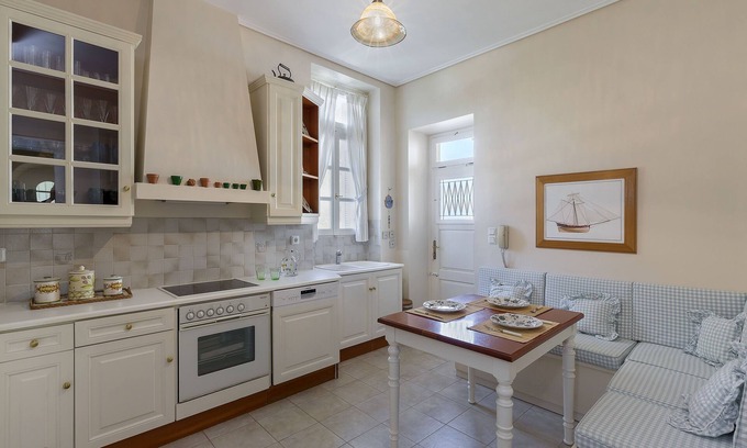 Paleopolis House | Olive Garden | Neoclassical in the heart of Chora