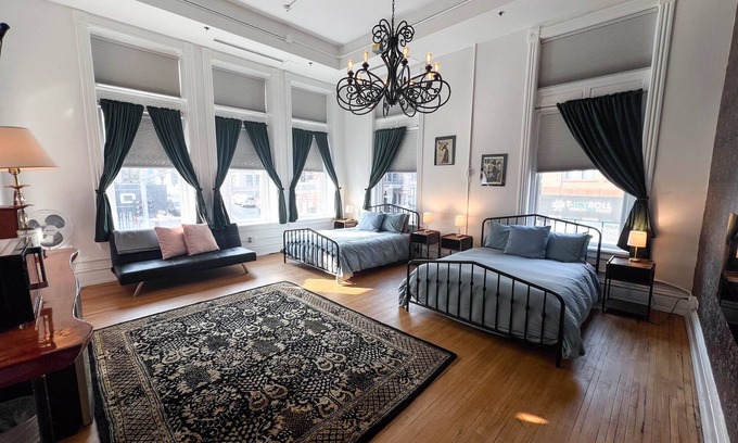 Downtown - Waterfront House | Oliver Inn | Suite 15 | Mayor Snively