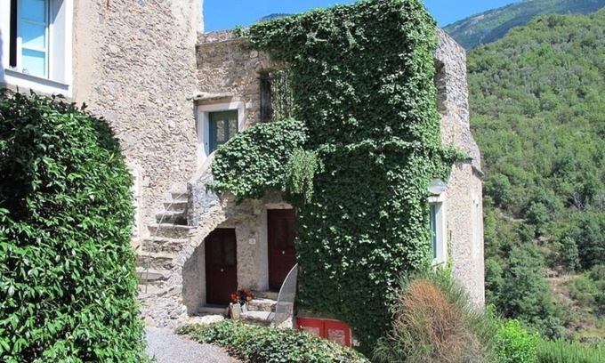 Colletta House | Oliveto medieval setting