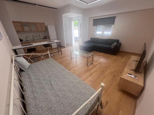 Ampelokipoi Apartment | Olvia 10