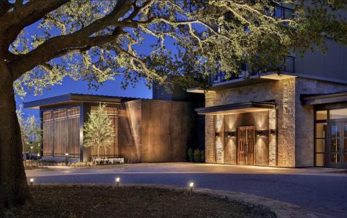 Frisco Hotel | Omni PGA Frisco Resort by Suiteness