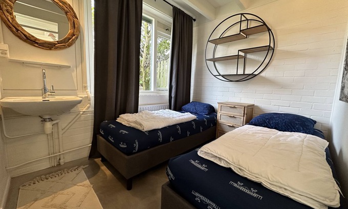 Scharendijke House | On a small vacation park, quiet, detached house with large garden