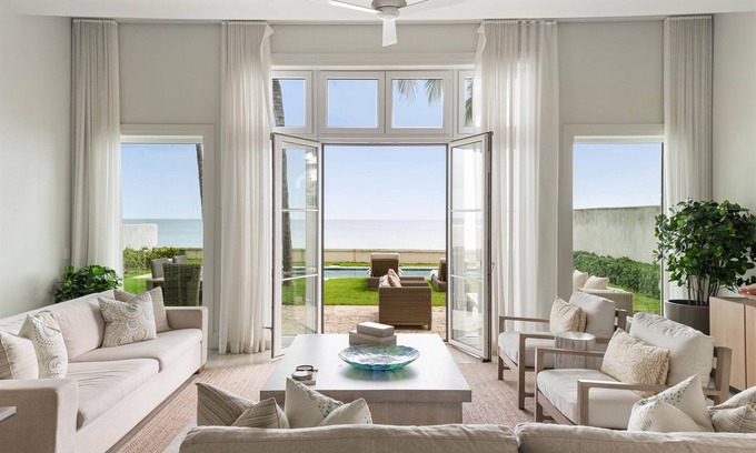 Nassau House | On Beach Time |Lux Villa|Oceanfront|Heated Pool