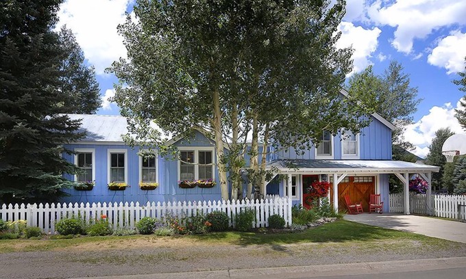 Crested Butte House | On Butte Ave with expansive views galore Private HOT TUB!