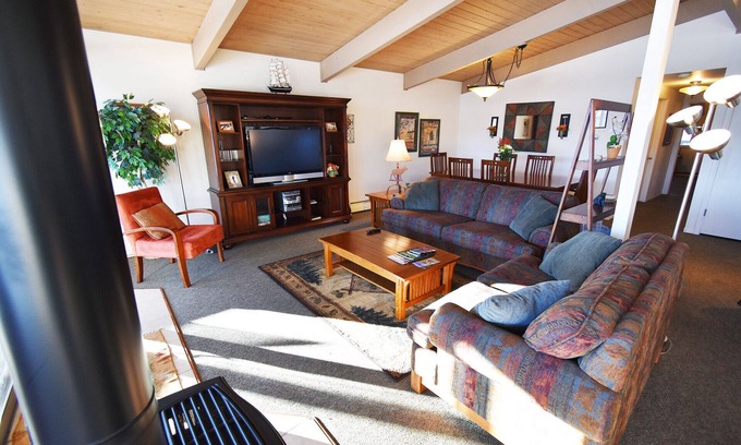 Dillon Condo | On Lake! Top Floor, WOW Views, Deck! Elevator, Hot Tub. Walk to Concerts