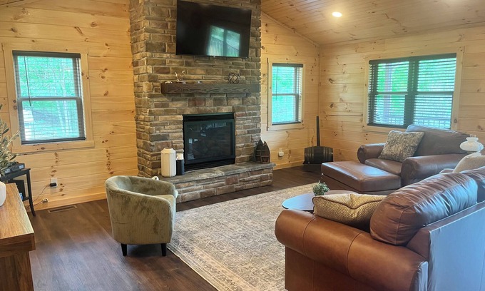 Lafferty Cabin | On Point Cabin - New nModern Hunting & Fishing Retreat - Piedmont Lake, Ohio