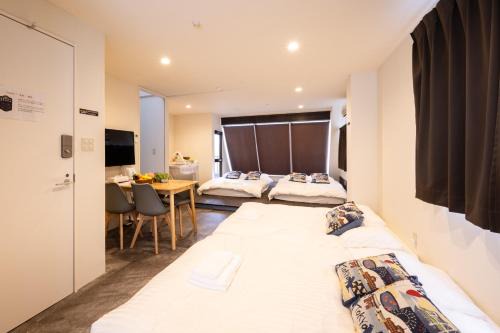 Kaminarimon Apartment | -ON SALE- Thunder Hotel -雷門サンダーホテル- 浅草駅から徒歩5分 ベビー用品付き ファミリーも歓迎 大人8名もOK!