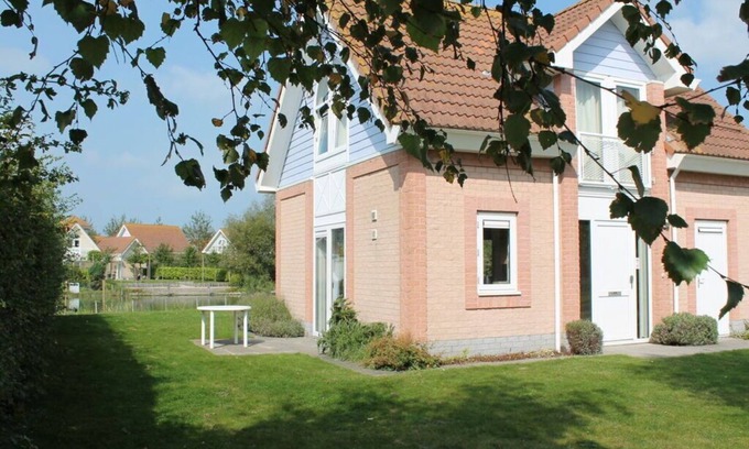 Kamperland House | on the lake Comfortable holiday residence