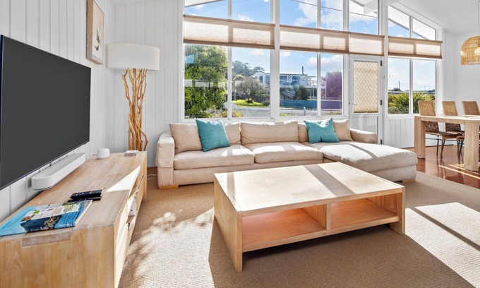 Bicheno House | On the Rocks Bicheno - Freycinet Holiday Houses