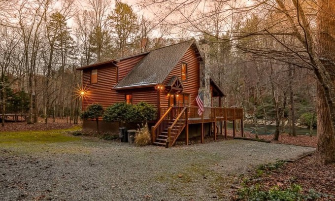 Ellijay Cabin | On The Rocks | Ellijay, GA