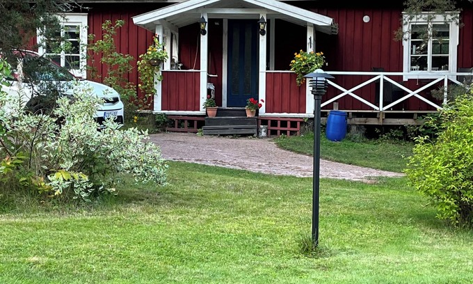 Loviisa Cottage | On the sea The Sail House on the island of Sarvisalo in the Porvoo archipelago