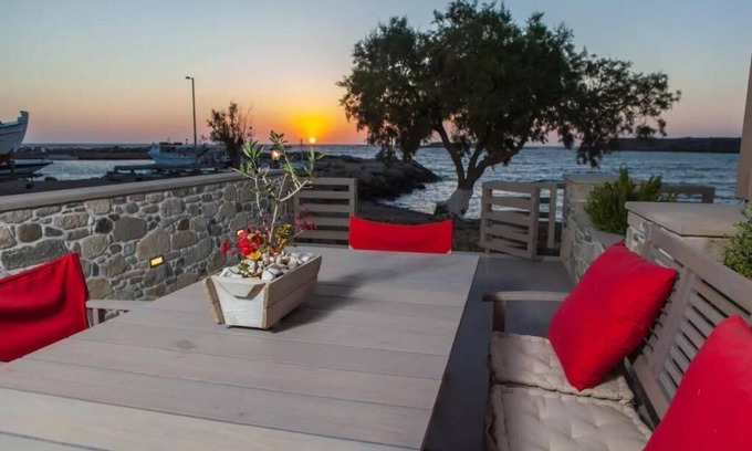 Limeniskos Apartment | :on the water lodging | 2