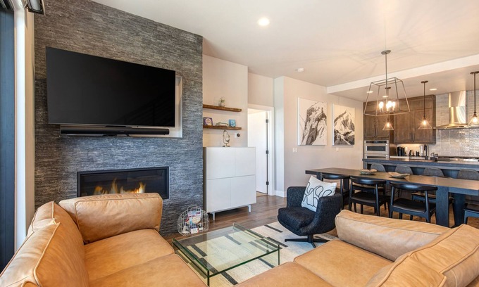 Hideout House | On Top of the Mountains - Unit B | Townhouse in Hideout with hot tub